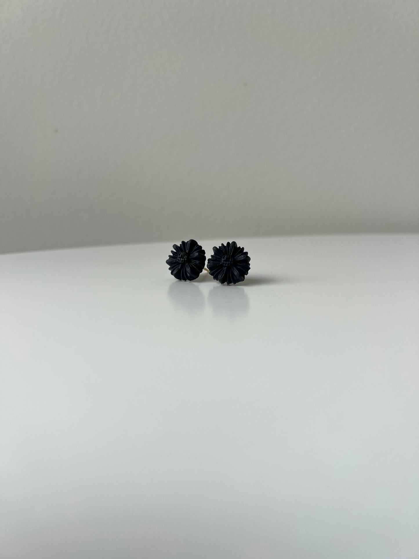 Black Midi Flower Earrings