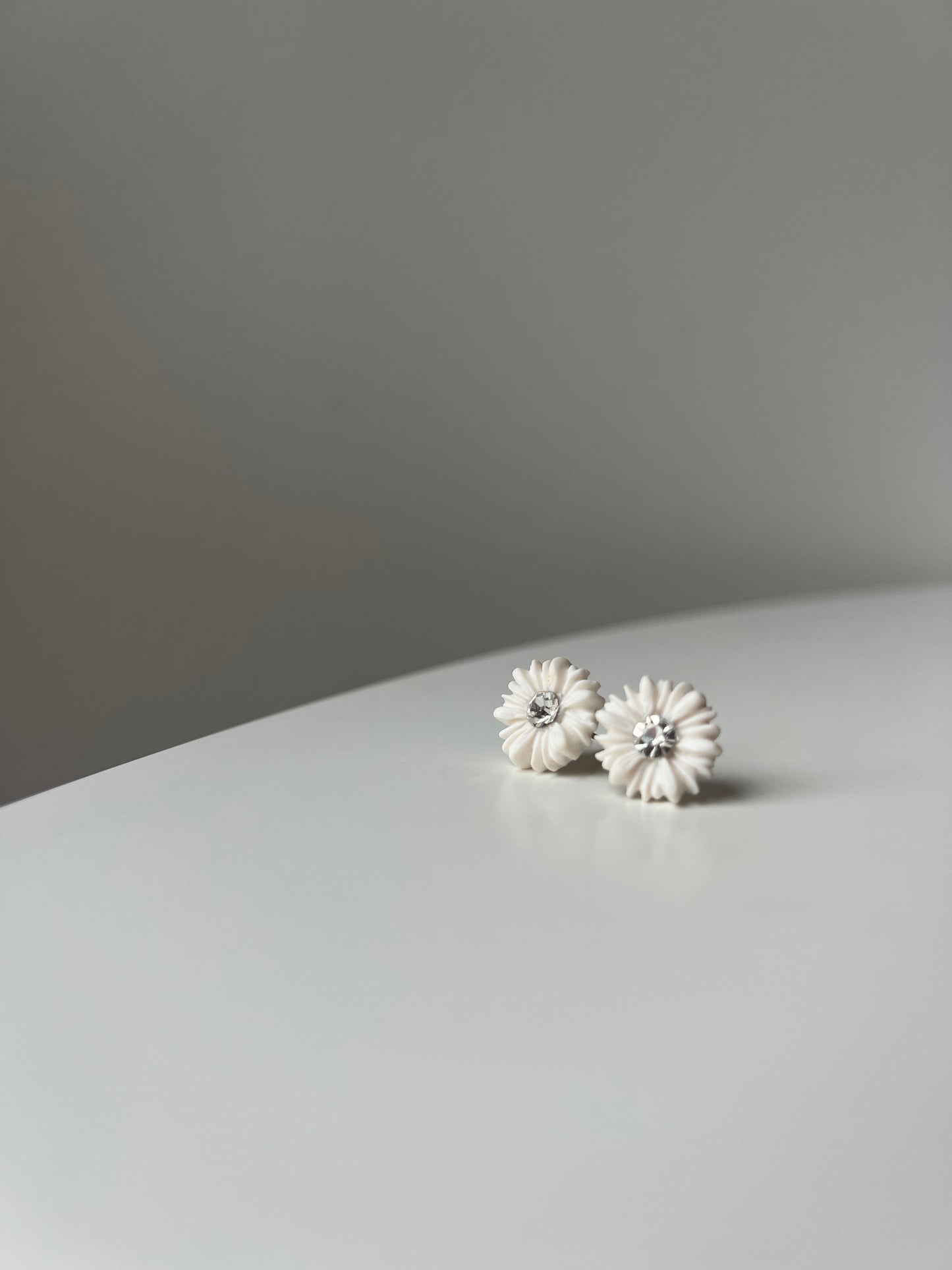 Daisy Midi Earrings with a Silver Gem