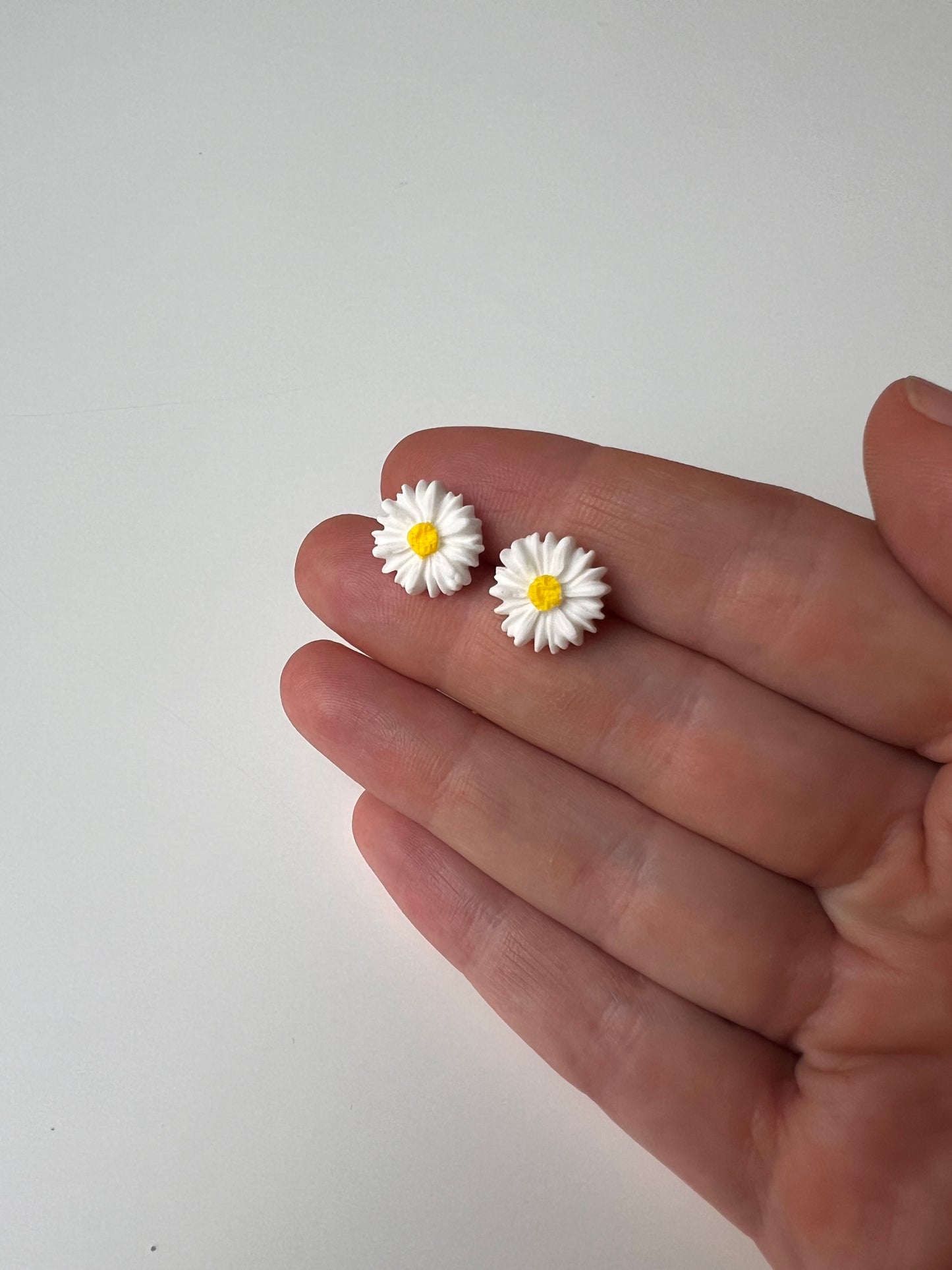 Daisy Midi Earrings