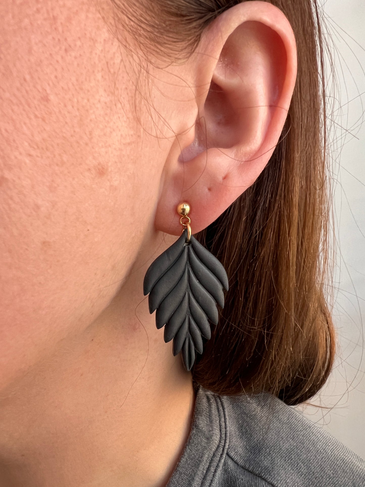 Earrings Black "LEAVES"