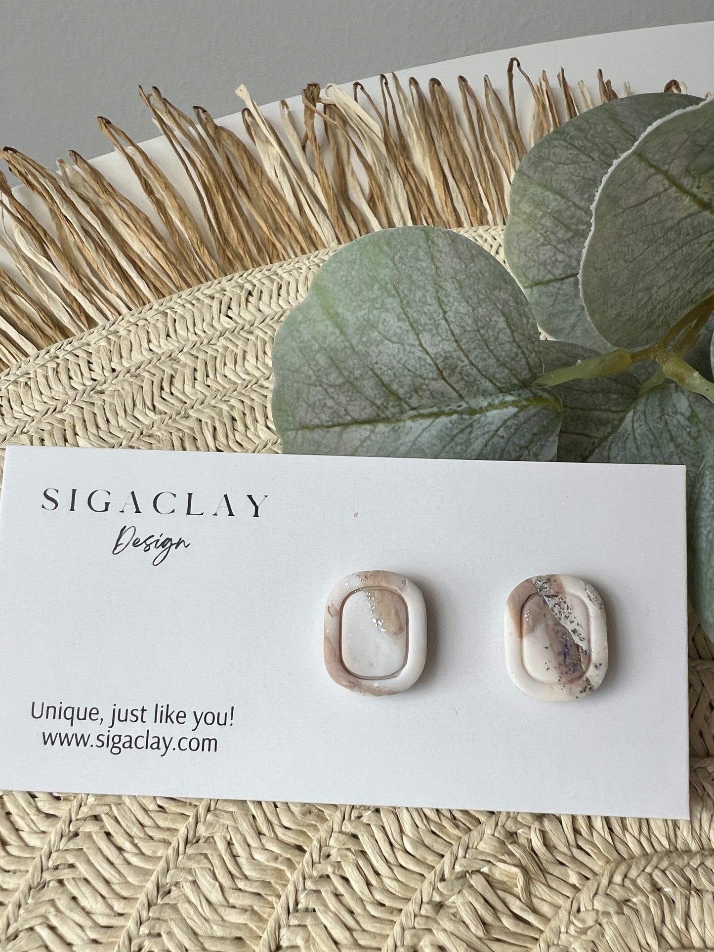 "Essence" Square