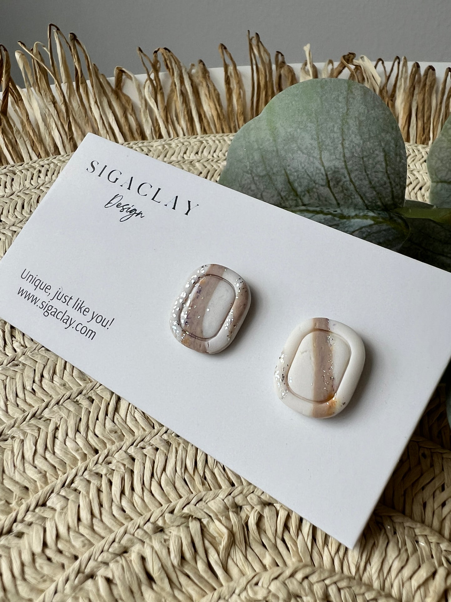 "Essence" Square