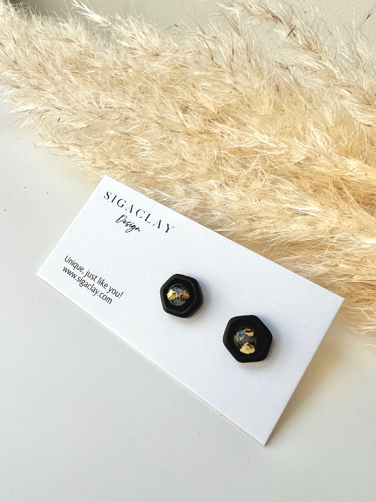 Black Shiny "Essence"Hexagon