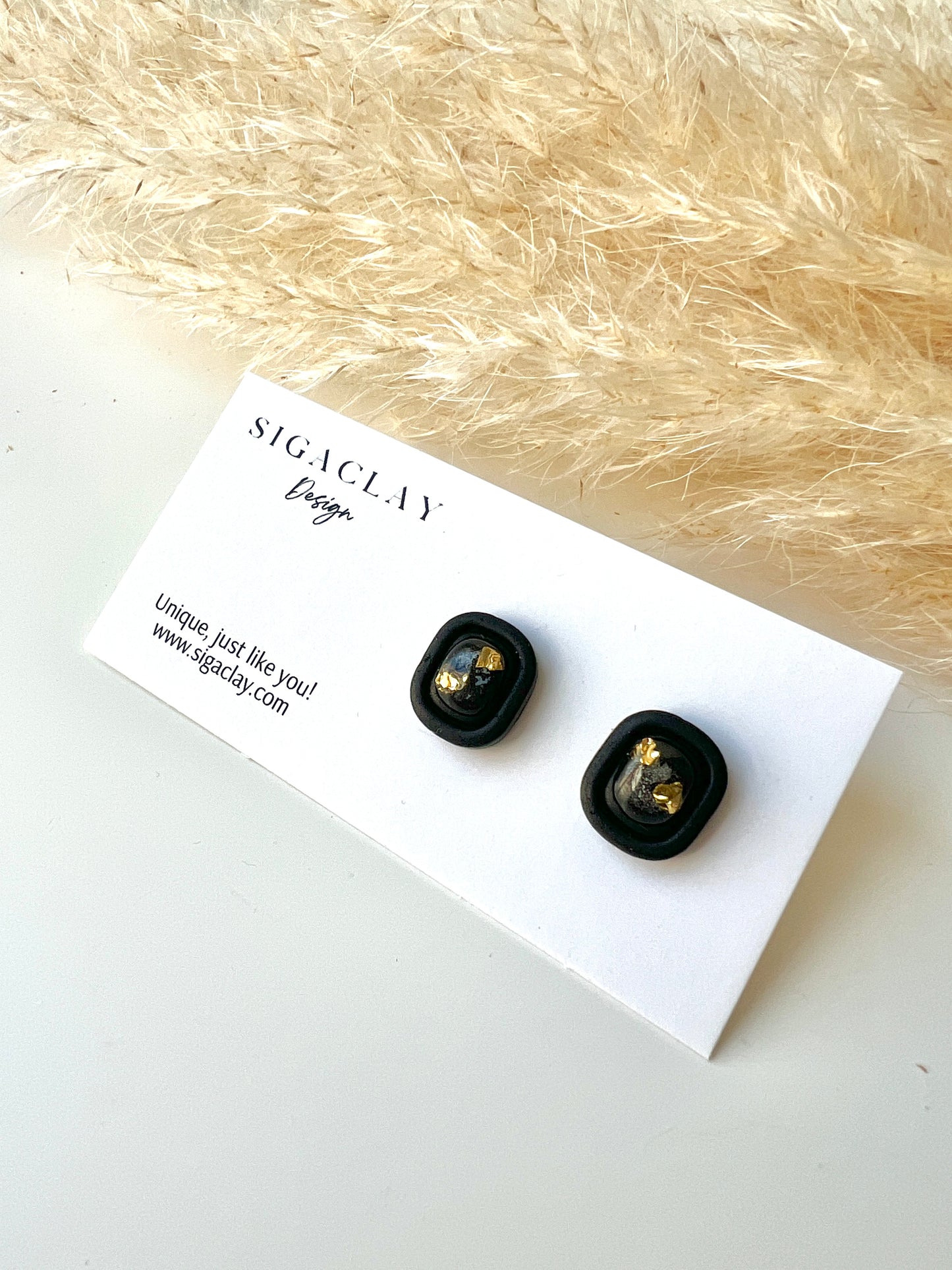 Black Shiny "Essence" Square