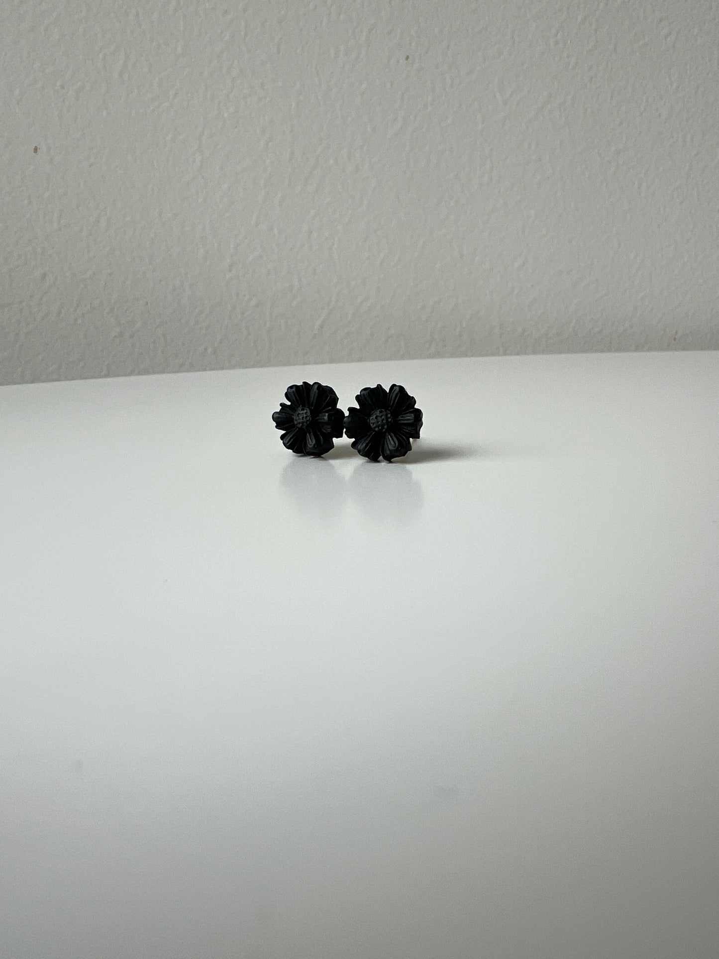 Black Mini Flower