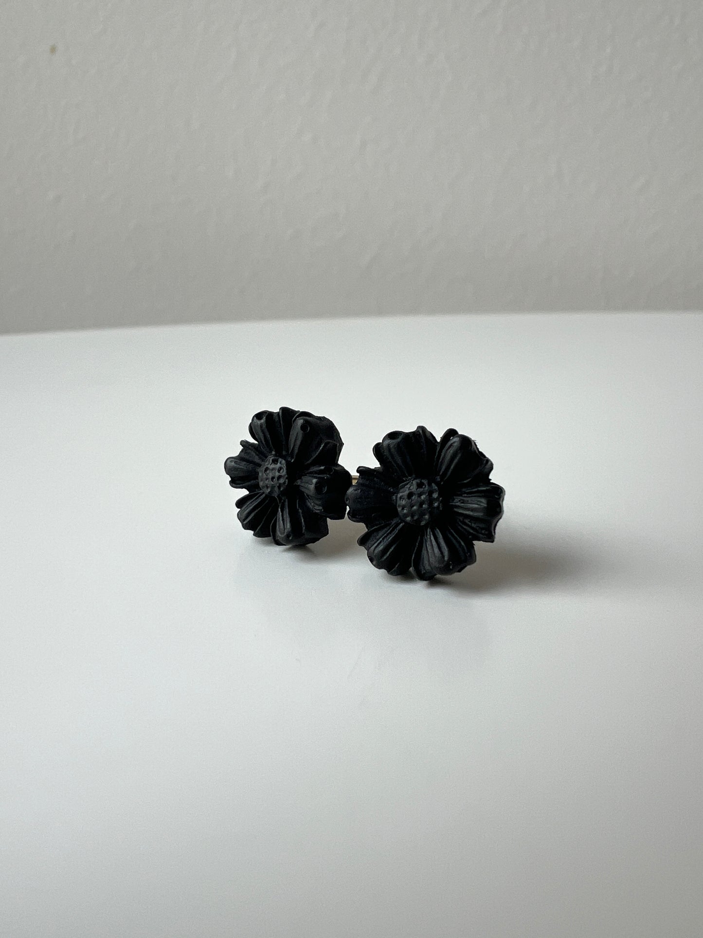 Black Mini Flower