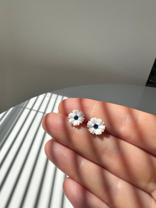 Daisies with a Blue Gem