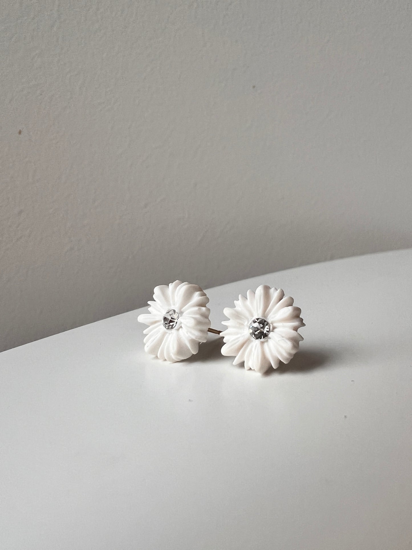 Daisy Midi Earrings with a Small Silver Gem